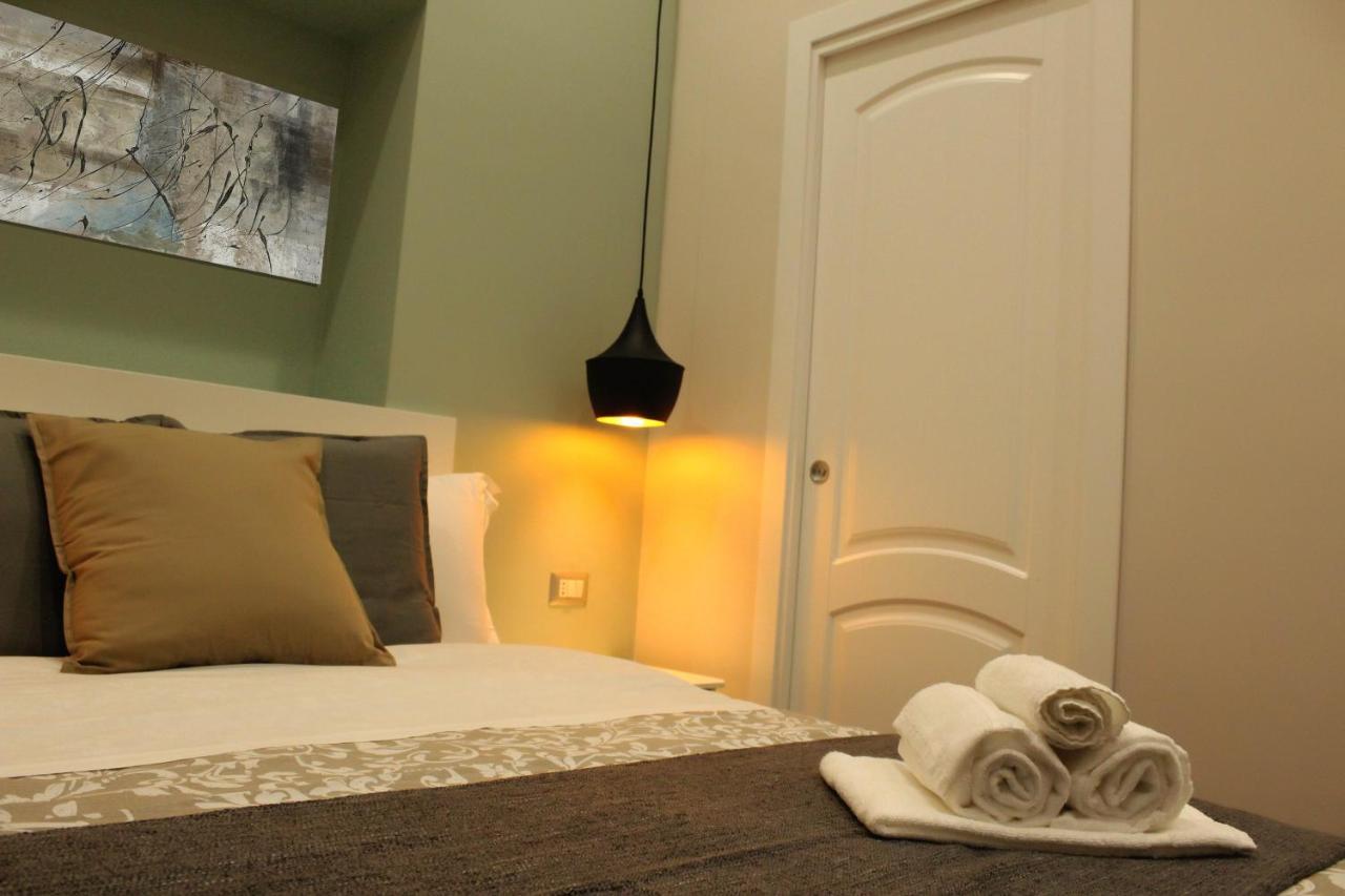 Residenza La Scala Bed & Breakfast Naples Exterior photo