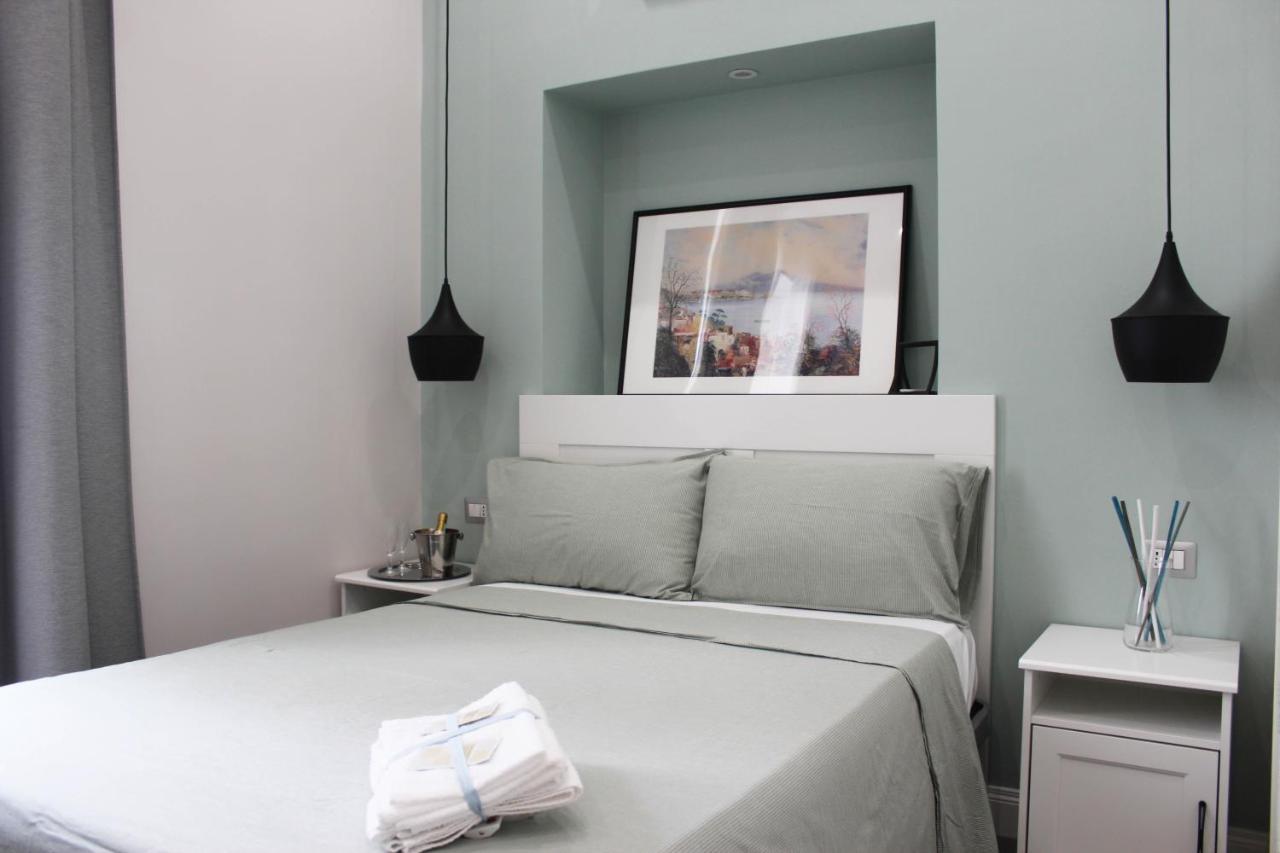 Residenza La Scala Bed & Breakfast Naples Exterior photo